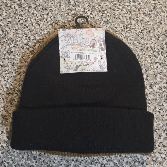 DC Brown Fleece & Black Beanies - Picture 3 of 8